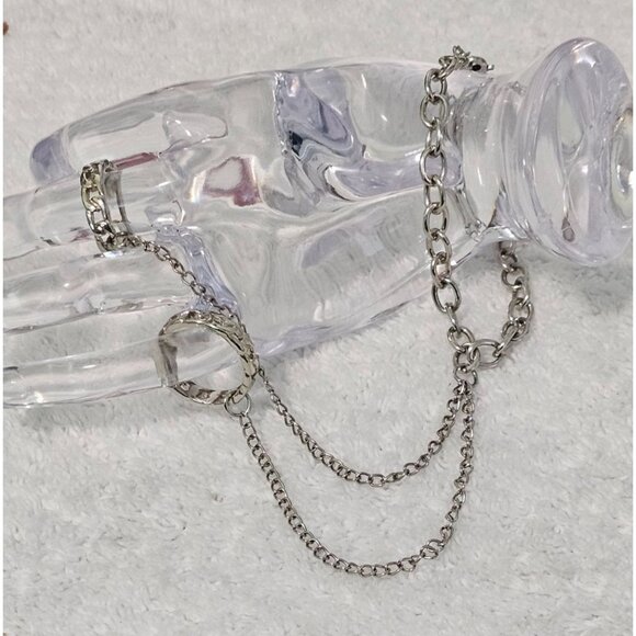 Silver-Tone Double Ring (size 8) Chain Finger Bracelet 7" Polished Metal Links - Picture 1 of 8